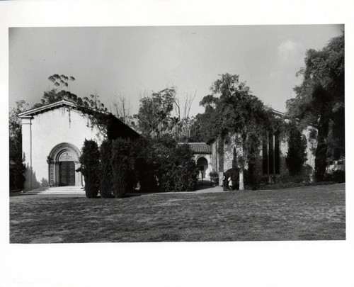 Denison Library and Jaqua Quad, Scripps College