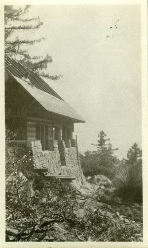 Phi Kappa Alpha fraternity cabin, Pomona College