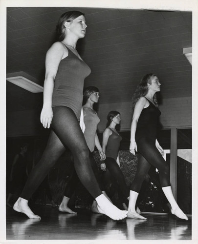 Dance class, Scripps College