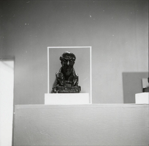 Head sculpture, Scripps College