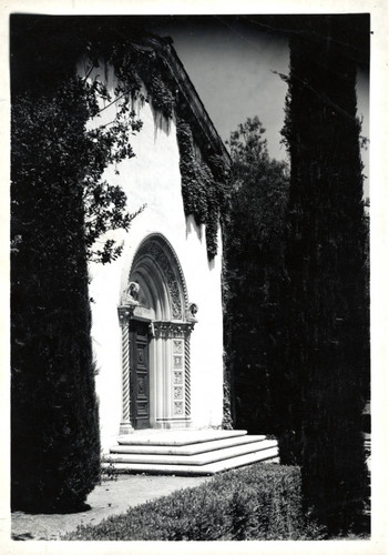 Main door of Denison Library, Scripps College