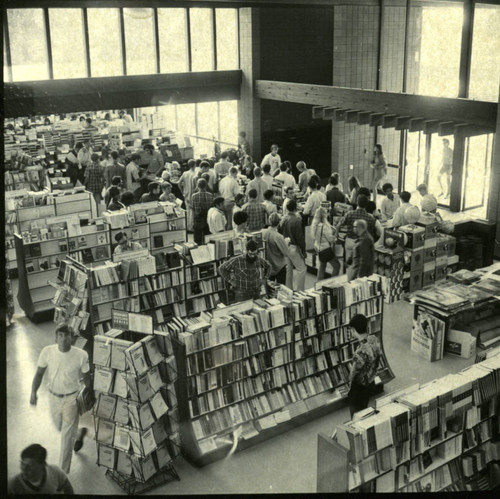 Huntley Bookstore interior, Claremont University Consortium