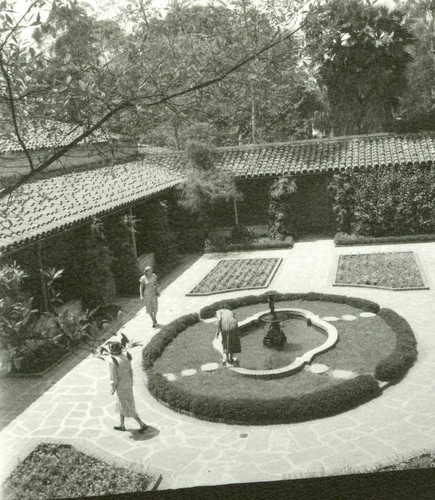 Harwood Court garden, Pomona College