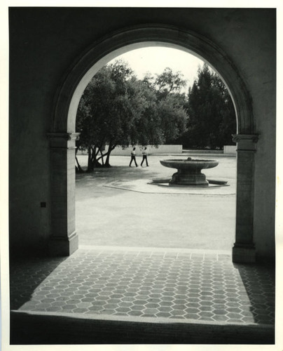 Bosbyshell Fountain and Clark Hall courtyard, Pomona College