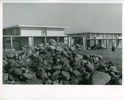 Holden Hall under Construction, Pitzer College