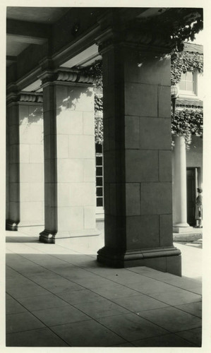 Bridges Hall of Music arcade, Pomona College