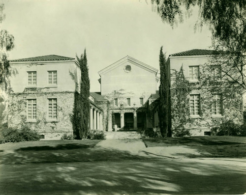 Lebus Courtyard, Pomona College