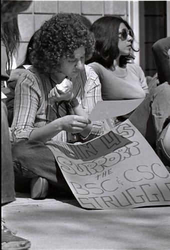 Sit-in at Pendleton Business Office, Claremont University Consortium