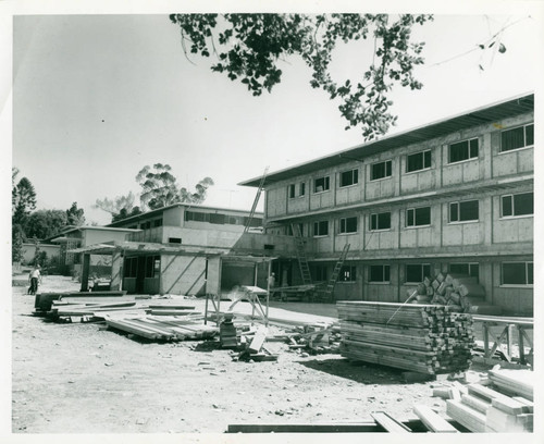 Benson Hall construction, Claremont McKenna College