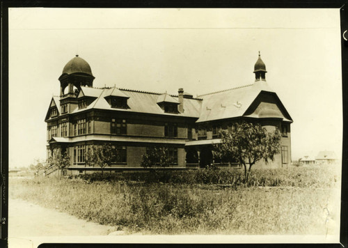 Holmes Hall, Pomona College