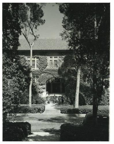 Holmes Hall entrance, Pomona College