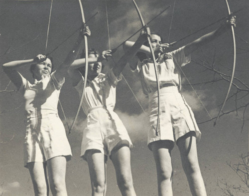 Students in archery class, Scripps College