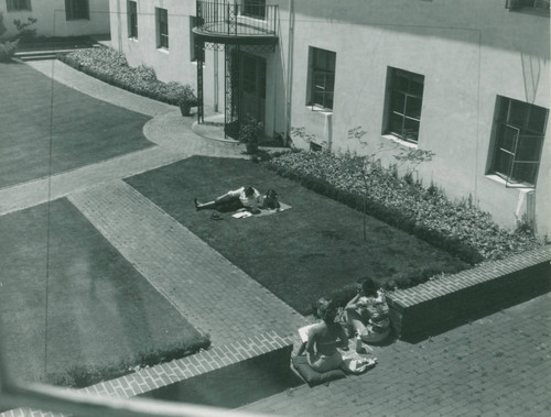 Mudd/Blaisdell Hall lawn, Pomona College