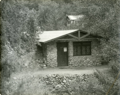 Phi Delta fraternity cabin, Pomona College