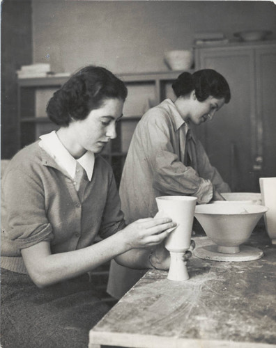 Women with ceramics, Scripps College