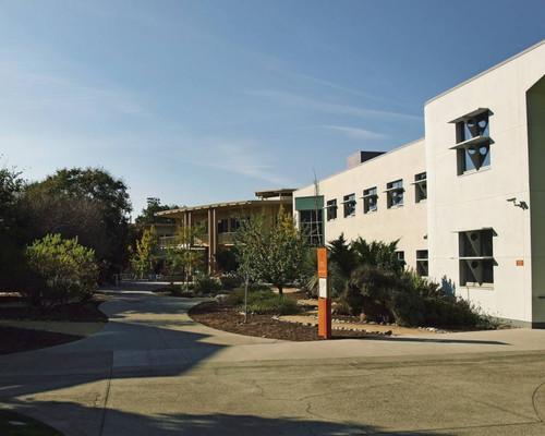 Bernard and Broad Hall, Pitzer College