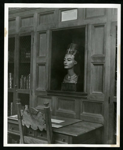 The bust of Nefertiti, Denison Library, Scripps College