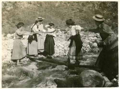 Student outing in the mountains, Pomona College