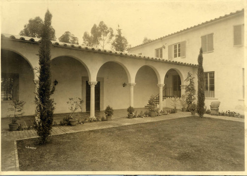 Grace Scripps Clark Hall courtyard, Scripps College