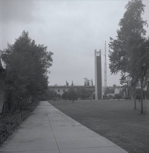 Smith Tower and crane, Pomona College
