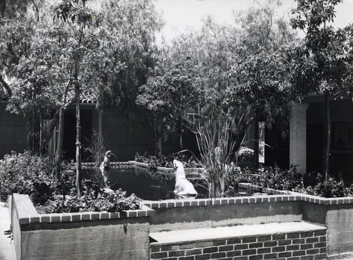 Seal Court fountains, Scripps College