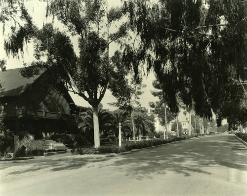 Claremont Inn, Pomona College