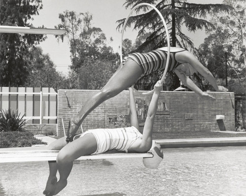 Swimmer diving, Scripps College