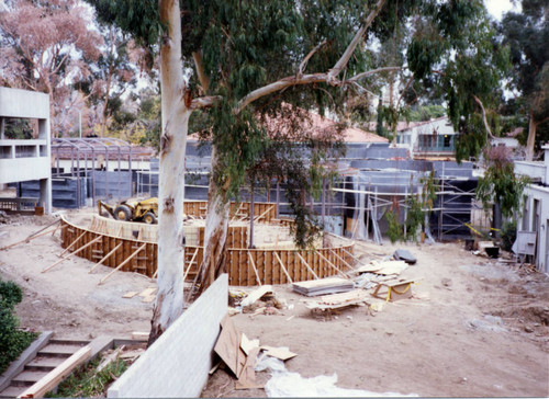 Construction of Millard Sheets Art Center, Scripps College