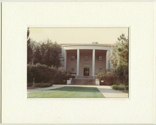 North entrance to Honnold Library