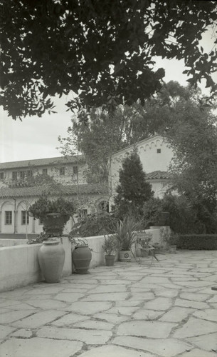 Star Court with Grace Scripps Clark Hall in background