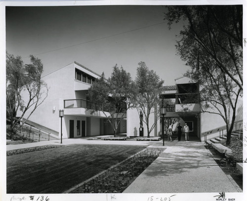 Bette Cree Edwards Humanities Building, Scripps College