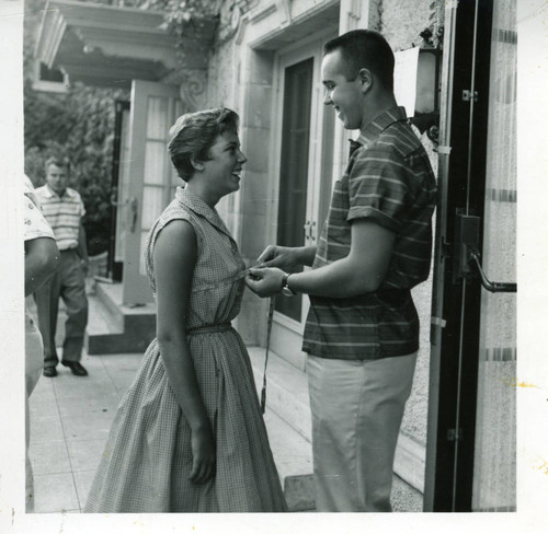 Measuring freshmen girls, Pomona College