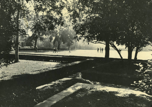 Jaqua Quad, Scripps College