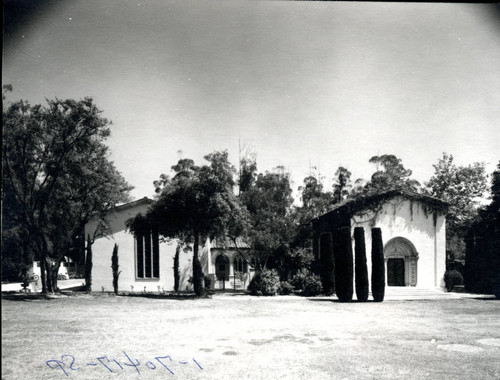 Denison Library and Jaqua Quad, Scripps College