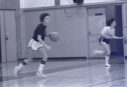 Basketball practice, Scripps College