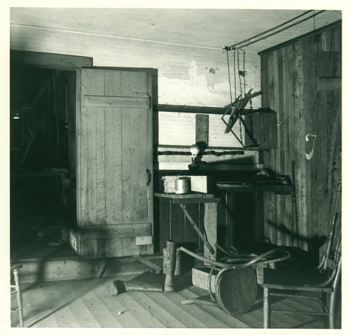 Ayer Cottage interior, Pomona College