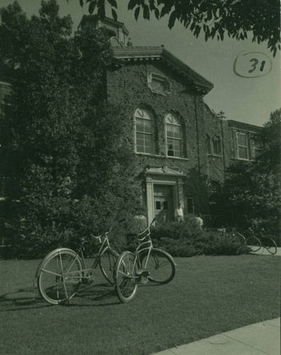 Mason Hall and bicycles, Pomona College