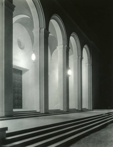 Bridges Auditorium at night, Claremont University Consortium