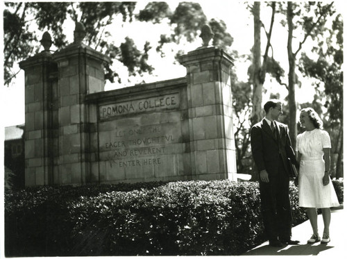 Pomona College gates, Pomona College