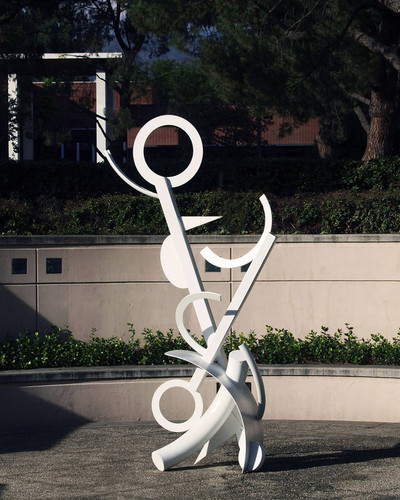 Sculpture at the entrance of the Honnold Mudd Library, Claremont University Consortium