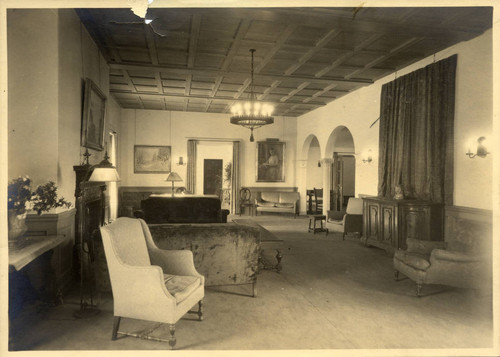 Toll Hall living room, Scripps College