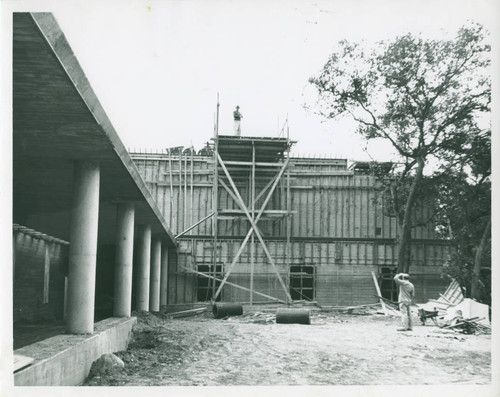 Construction of Memorial Gym, Pomona College