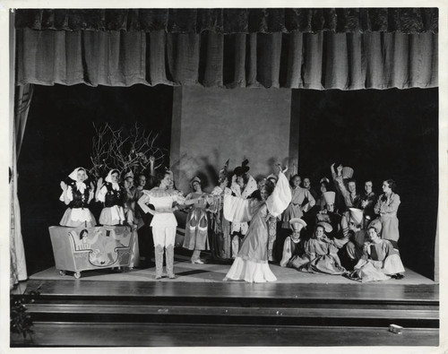 Drama production, Scripps College