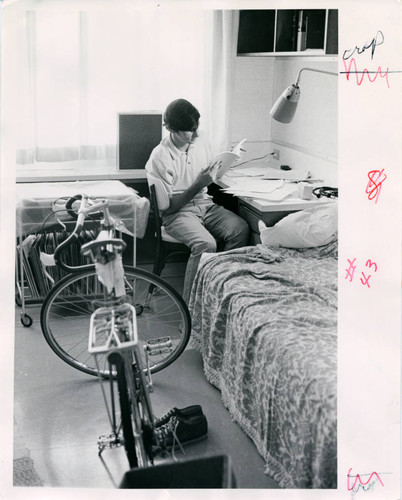 Dorm room, Pitzer College