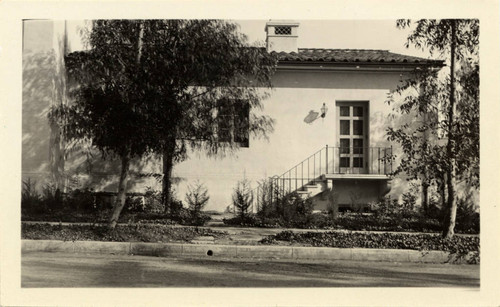 Staff entrance to Denison Library, Scripps College