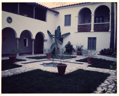 Star Court, Scripps College