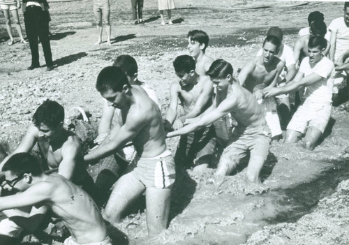 Tug of war, Harvey Mudd College