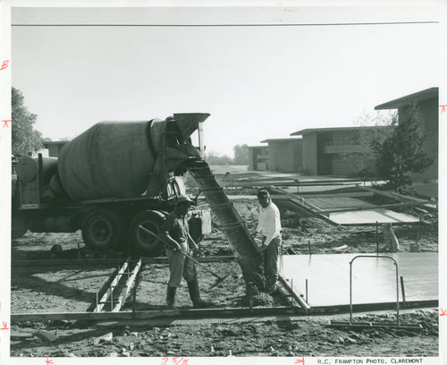 Sidewalk laying, Harvey Mudd College