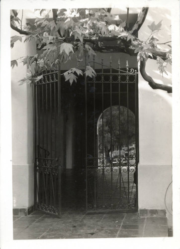 Gate to Tenth Street entrance to Balch Hall, Scripps College