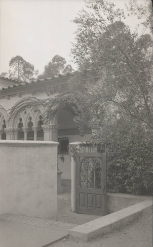 Denison Library exterior, Scripps College